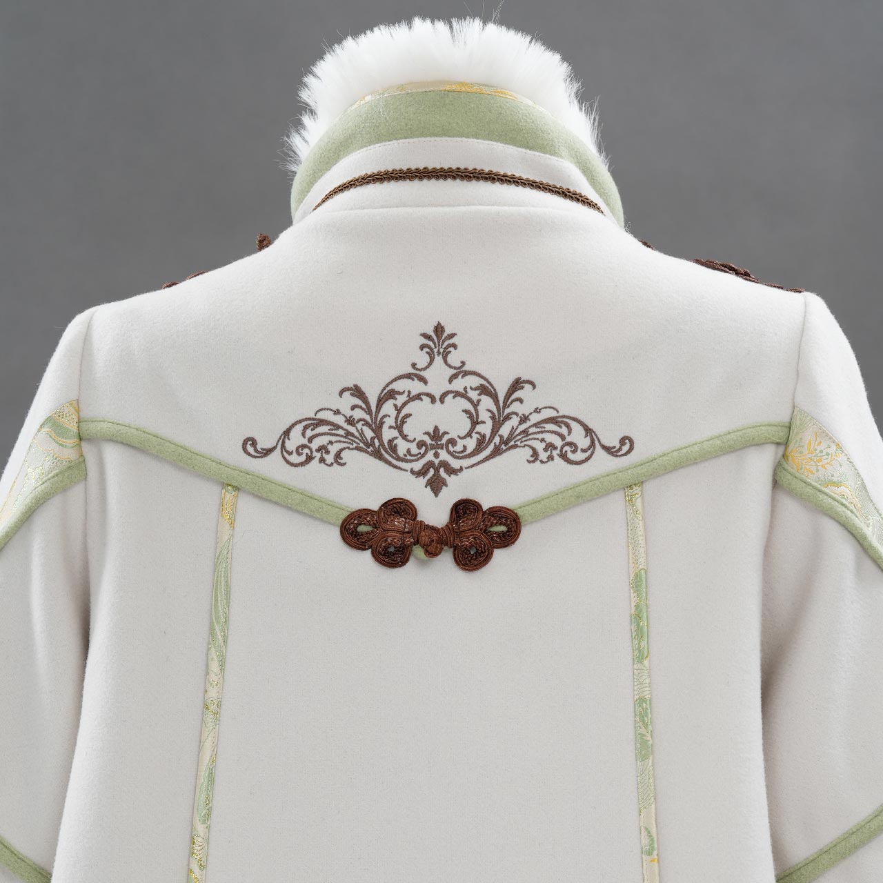 雪蜜跡（ゆきみつあと）チャイナコート